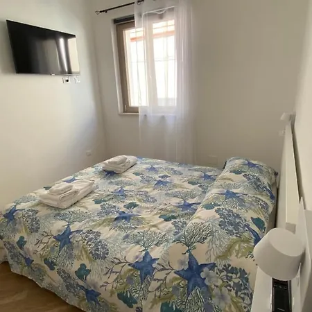 度假居 Casa Gina E Pietro 乌斯蒂卡