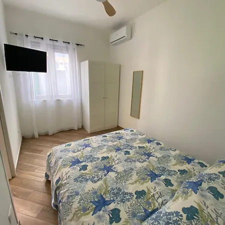 度假居 Casa Gina E Pietro 乌斯蒂卡